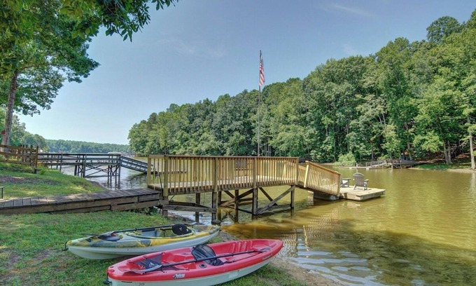 Southmont Cottage | Lakefront A-Frame Cottage with Kayaks & Fire Pit