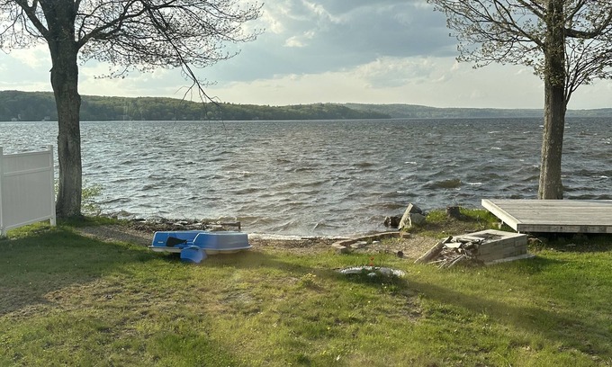 Sabattus House | Lakefront All Season Home