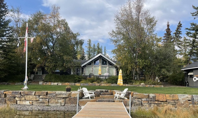East Kootenay Cabin | Lakefront and Private Dock on Tie Lake