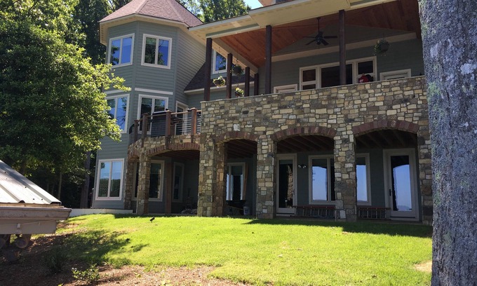 Mayhew Apartment | Lakefront Apartment with Beautiful Lake Norman Views