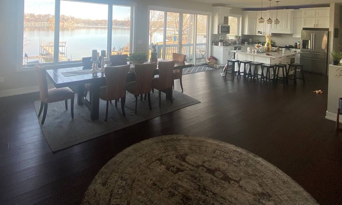 Excelsior House | Lakefront at historical Excelsior-Lake Minnetonka