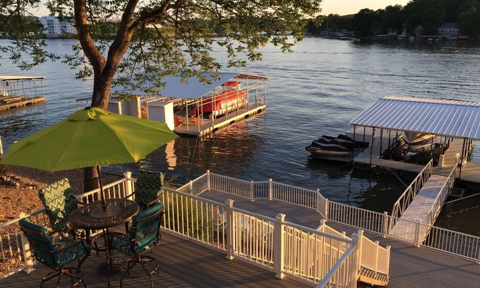 Osage Beach House | Lakefront Beauty!Come Relax