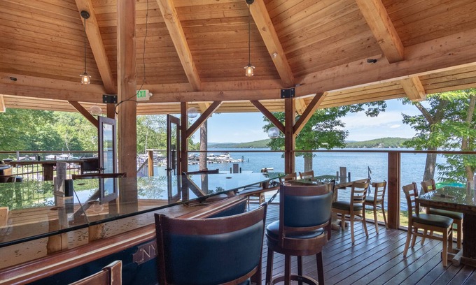 Weirs Beach House | 🌟 Lakefront Bliss Awaits – Your Ultimate Getaway! 🏡🌊⛰️