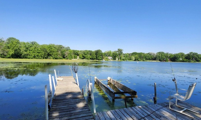 Ingleside House | Lakefront Bliss: Your Ultimate Vacation Haven Surrounded by Nature
