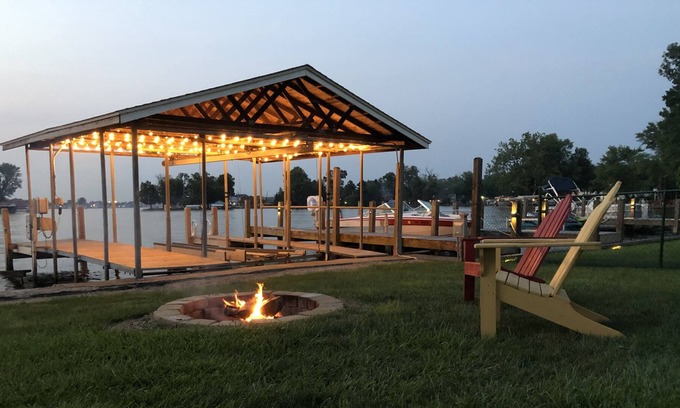Fairfield Beach House | Lakefront Buckeye Lake Family Retreat
