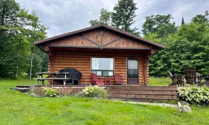 Unorganized Centre Parry Sound Cabin | Lakefront Cabin #6 - 4 Season - Sleeps 7