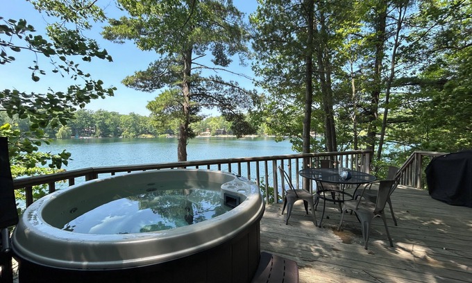 Mayfield Cabin | Lakefront Cabin - Hot Tub, Kayaks, Canoe, Pedal boat, Fishing Dock- Pet friendly