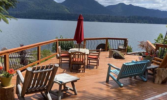 Amanda Park House | Lakefront Cabin Inside Olympic National Park
