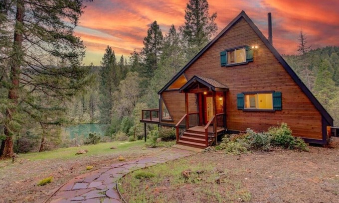 Nevada City Apartment | Lakefront Cabin Nevada City