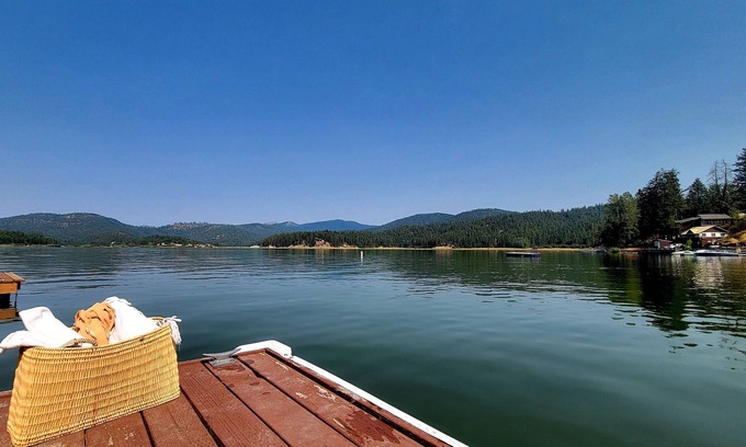 Newman Lake Cabin | Lakefront Cabin on Newman Lake