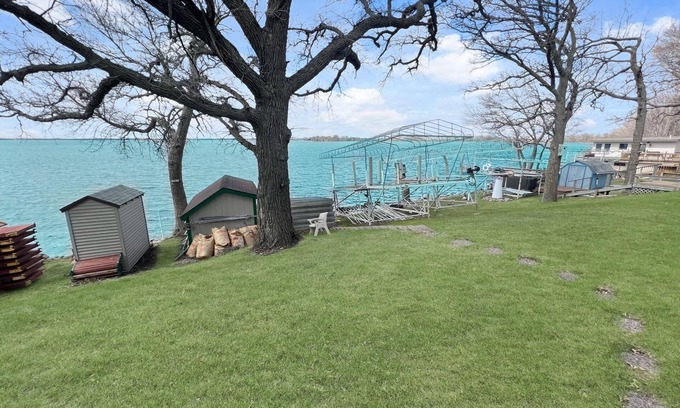 Spirit Lake Villa | Lakefront Cabin on Big Spirit Lake