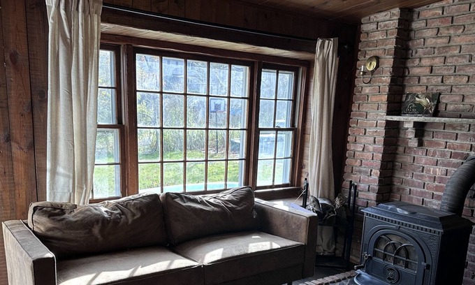 Tallman Apartment | Lakefront Cabin Style Oasis