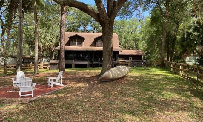 Silver Springs Cabin | Lakefront Cabin in Ocala Forest – Near Springs, Shops, Pet Friendly Getaway