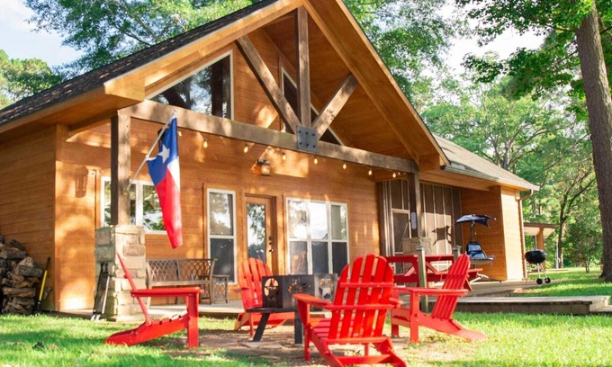 Shelbyville Cabin | Lakefront Cabin w/Pier, Firepit & Pet-Friendly