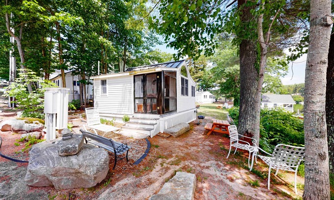 Windham Cottage | Lakefront cabin with shared firepit & access to Sebago Lake