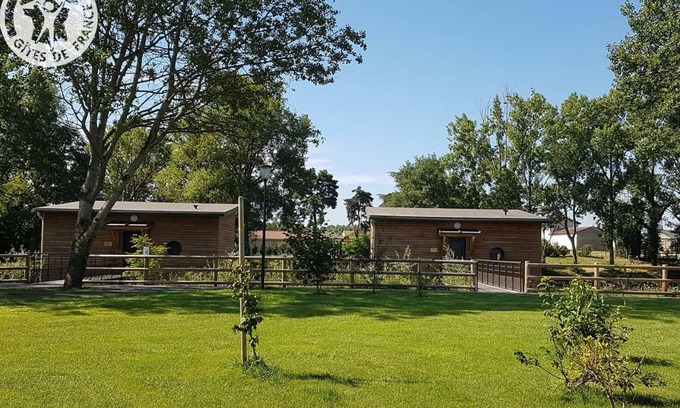 Veauchette Cottage | Lakefront Chalets: Comfort, Nature & Recreation - Pets Welcome, Spa, Outdoor Activities