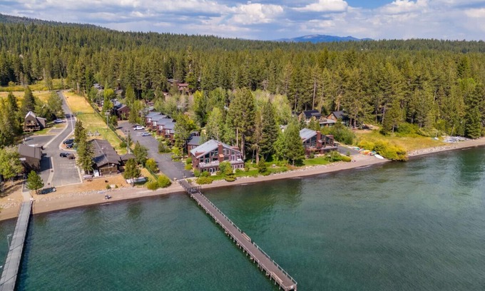 Lake Forest House | Lakefront Complex Townhouse!