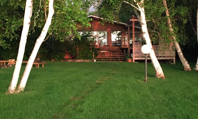 Hillside Beach Cottage | Lakefront cottage - two decks overlooking Lake Winnipeg