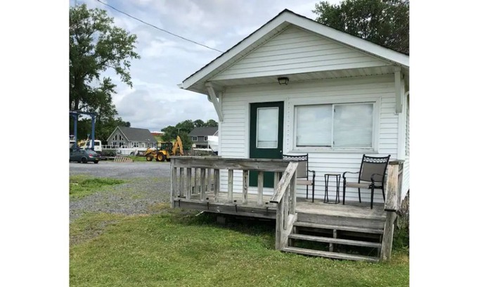 Cayuga House | Lakefront cottage at Lockview Marina