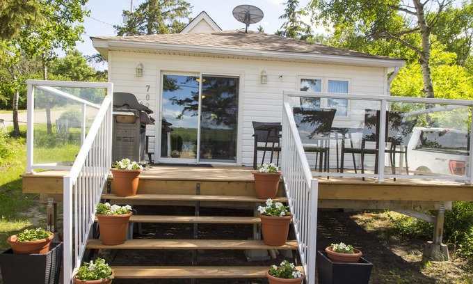 Manitou Beach Cottage | Lakefront Cottage In Manitou Beach - Saskatchewan
