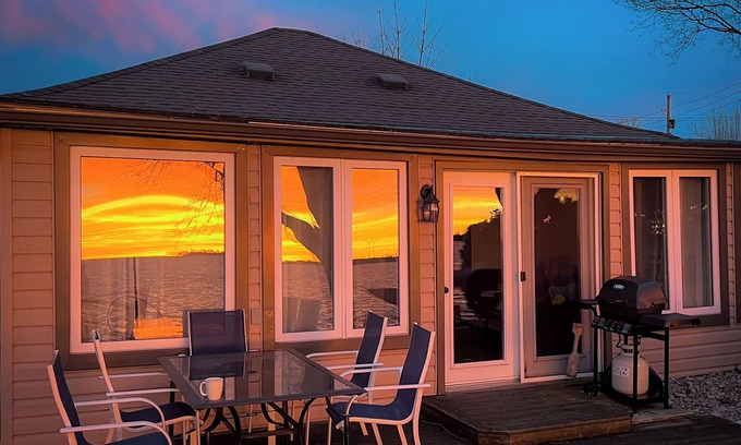 Selkirk Cottage | Lakefront Cottage - Erie Breeze - 3 bedroom, WIFI