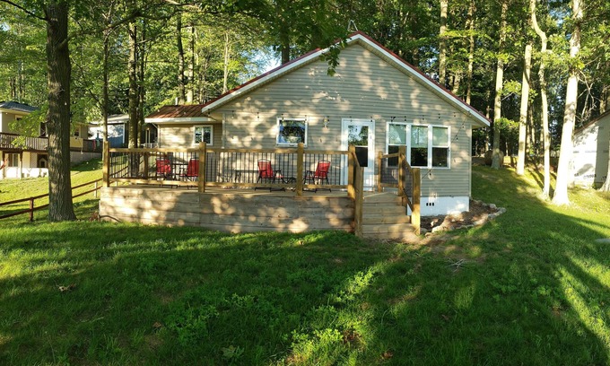 Six Lakes Cottage | Lakefront Cottage Escape Pet Friendly 2-Bedroom