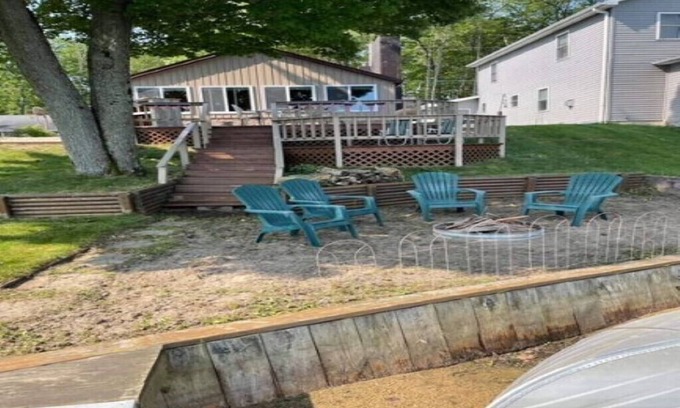 Lake City Cottage | Lakefront Cottage in Lake City
