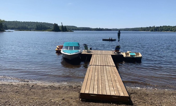 Algonquin Highlands Cottage | Lakefront cottage on Oxtongue Lake near Algonquin Park