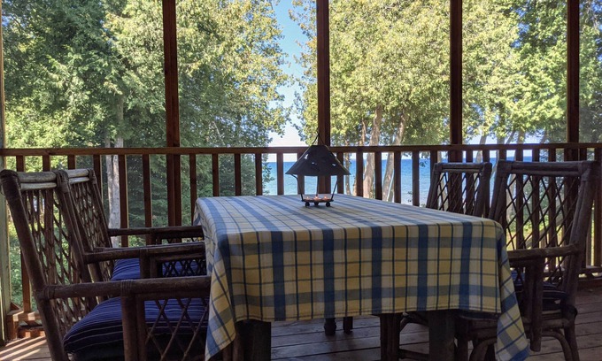 Beaver Island Cottage | Lakefront Cottage