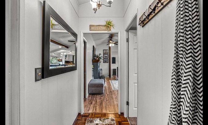 Lake McMurray Cabin | Lakefront Cottage