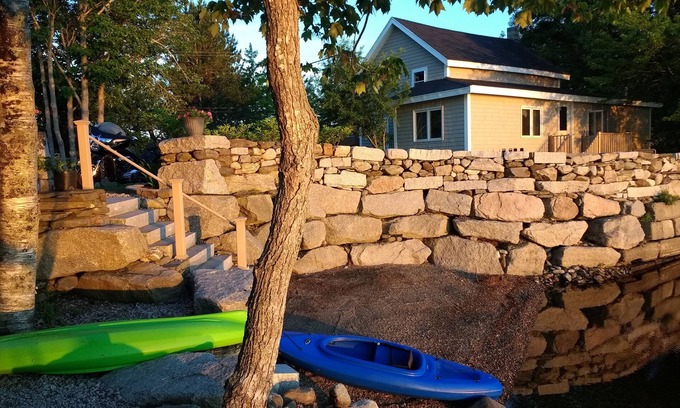 Orono Cottage | lakefront cottage.