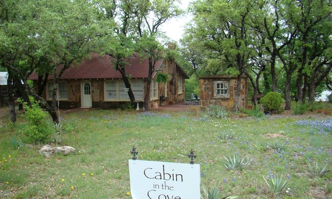 Brownwood Cottage | LAKEFRONT COTTAGE w/Private Dock On Lake Brownwood