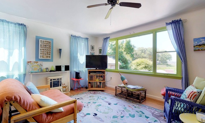 Oak Bluffs House | Lakefront Cottage with a Deck, Free WiFi, Gas Grill - Close to Ferries & Beaches