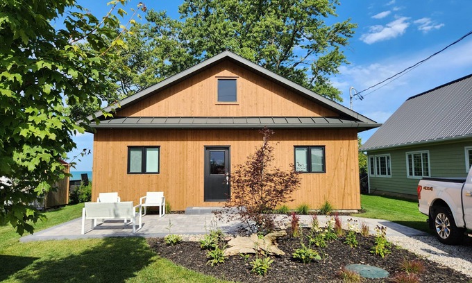 Dashwood Cottage | Lakefront Cottage with Private Beach, in beautiful Grand Bend