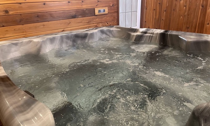 Sandy Hook Cottage | Lakefront Couples’ Retreat with Indoor Hot Tub, Spa Bathroom & Cozy Fireplace