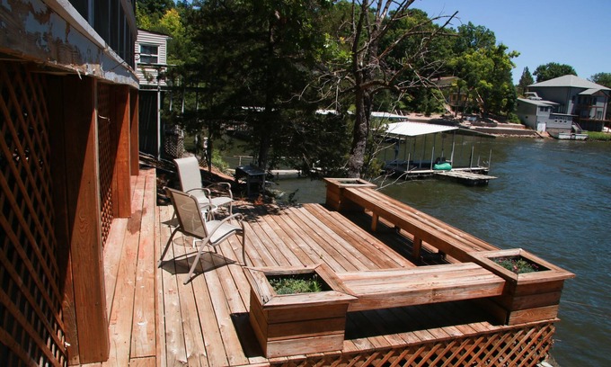 Rocky Mount Cottage | Lakefront cozy cottage!