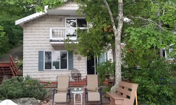 Otis Cottage | Lakefront Delight!