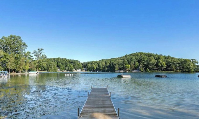 Newaygo Cottage | Lakefront Emerald Cove Cottage-3 bd, 2 ba -Sleeps 10