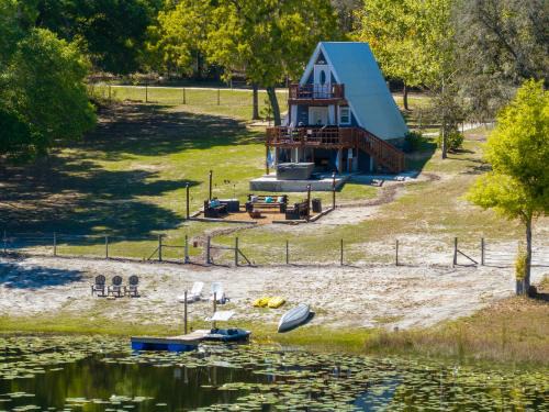 Putnam Hall House | Lakefront Escape-Hot Tub-FirePit-Rural Retreat