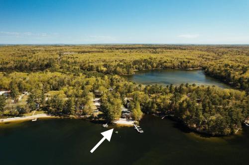 Mayfield House | Lakefront Family Beach Escape-SUP-Pontoon Rentals