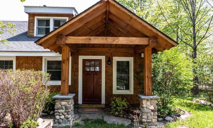 North Lake George House | Lakefront family friendly getaway on Northern Lake George