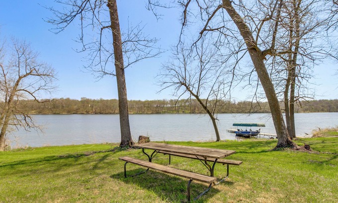 Underwood House | Lakefront Family Home w/Boat Dock in Underwood