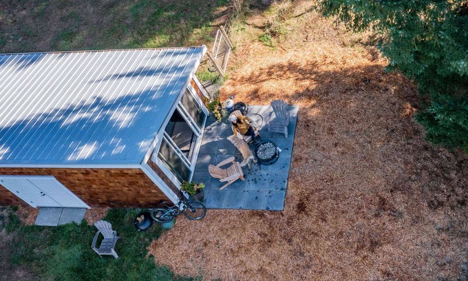 Black Creek Cabin | Lakefront Farm, Tiny House, Sauna Experience - Pet Friendly!
