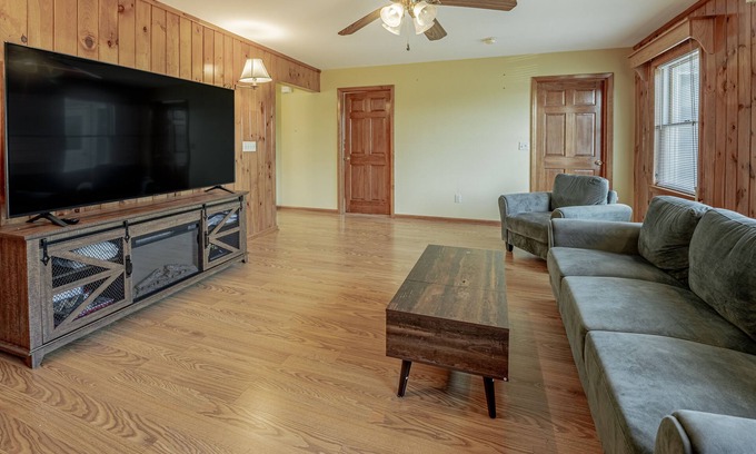 Youngstown House | Lakefront Farmhouse