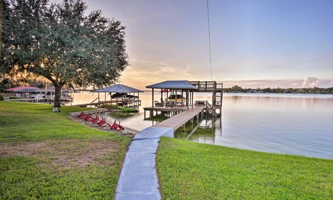 Lake Placid House | Lakefront Florida Retreat - Pool Table and Boat Dock