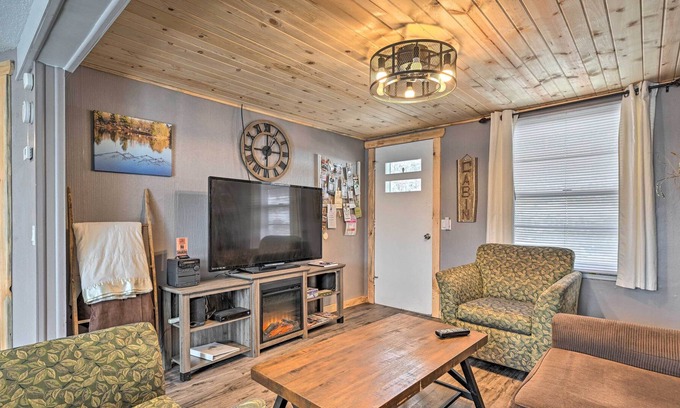 Friendship Cabin | Lakefront Friendship Cabin w/ Dock Access!