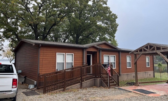 Gober House | Lakefront Gem for Family/Fishermen Getaway - 1 Hour from Dallas