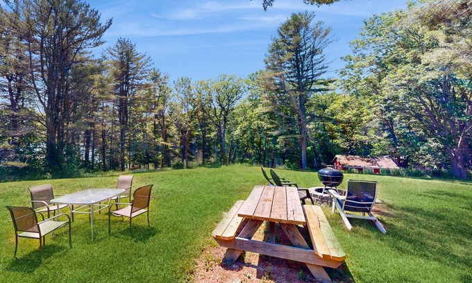 Boothbay House | Lakefront gem with 350' of private lake on 2 acres with 2 kayaks & seasonal dock