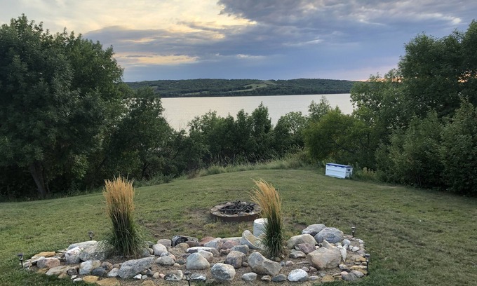 Orrin House | Lakefront get away & Waterfowl hunters paradise -dog friendly