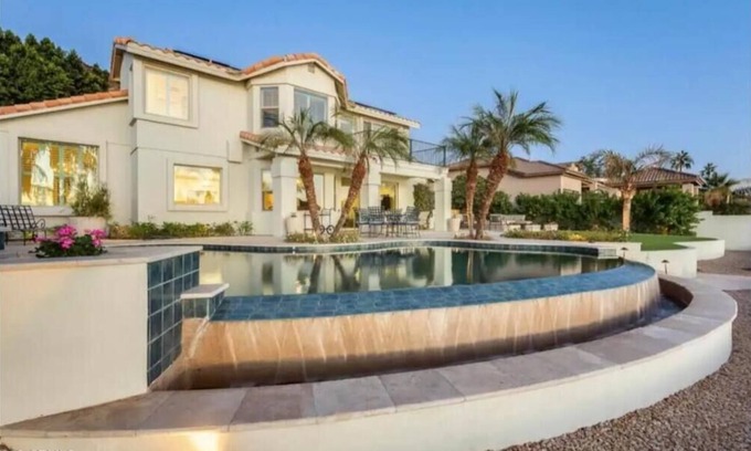 Arrowhead Lakes House | Lakefront Getaway with Infinity Pool and Pontoon